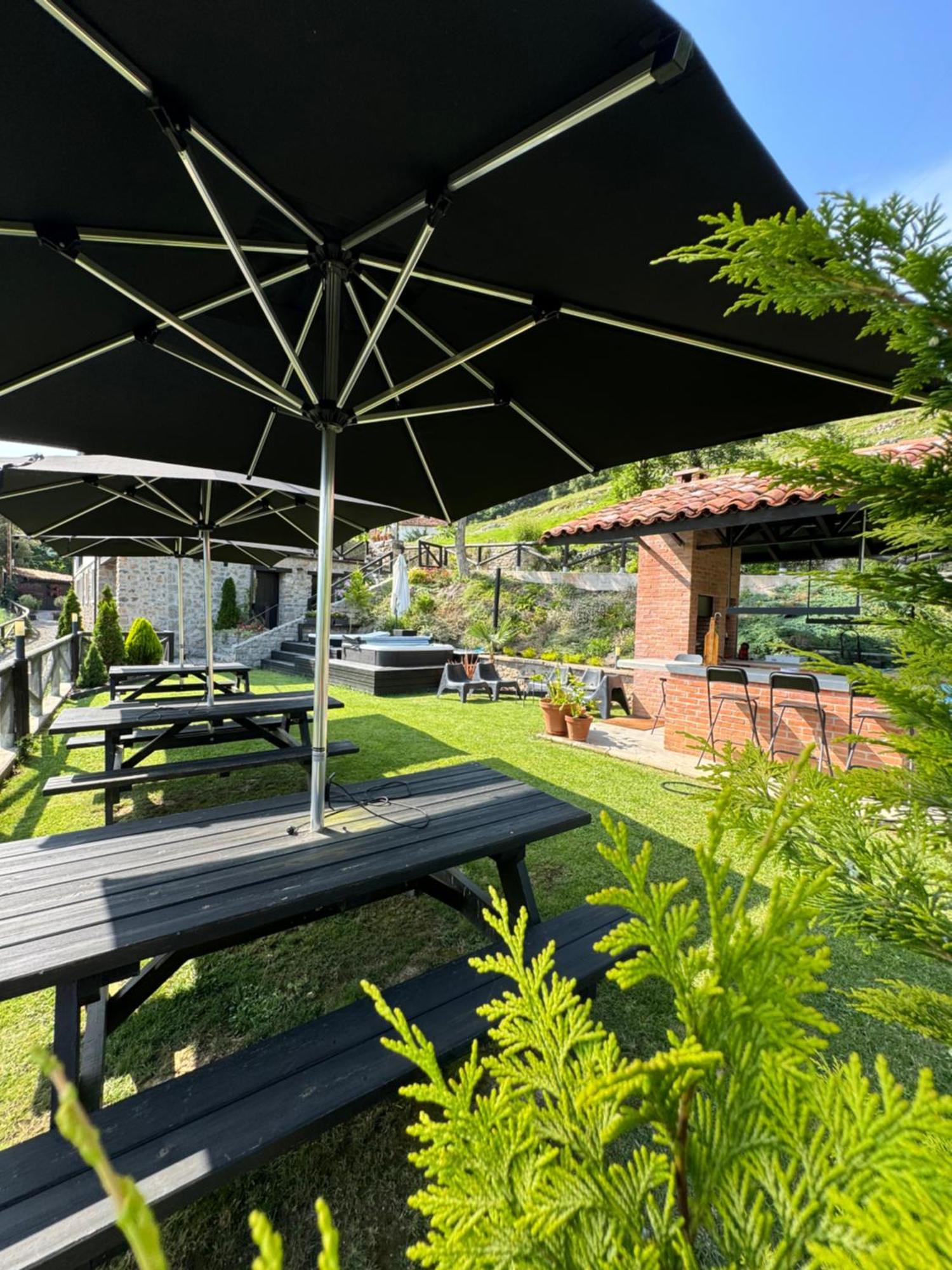 Apartamentos Picabel Onís Kültér fotó